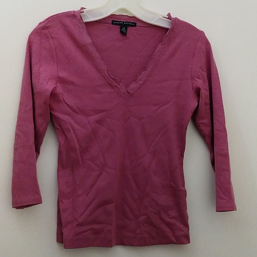 Pink longsleeve tshirt w lace collar